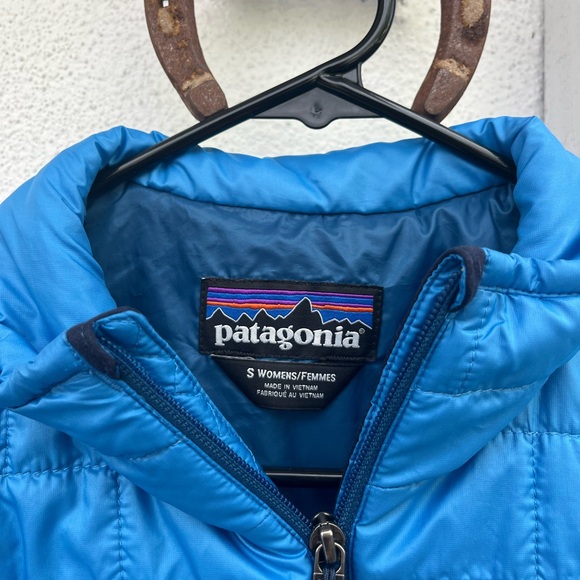 Women's Blue Patagonia Nano Puff Jacket (Small) - Picture 2 of 4